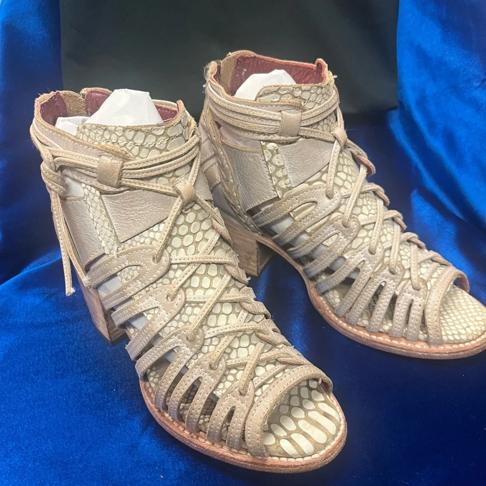 Women’s Freebird by Steven Wazee sandals - Picture 3 of 7